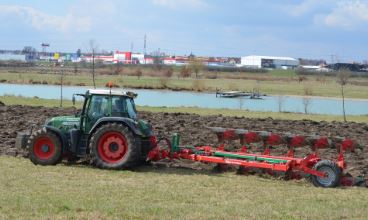 Оборотный полунавесной плуг Sukov Arcoagro-180