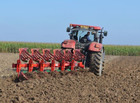 Оборотный полунавесной плуг Sukov Arcoagro-140