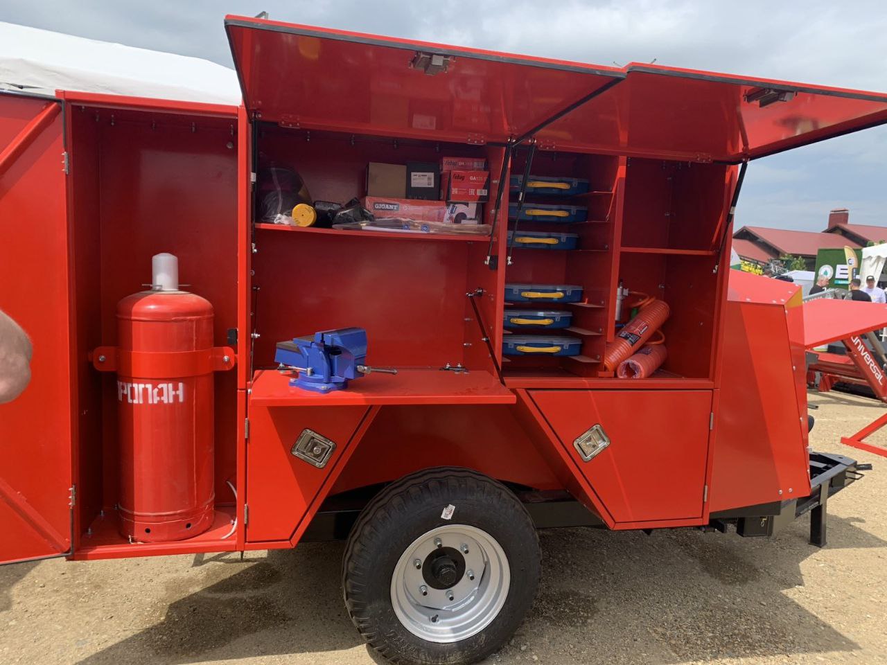 ПРИЦЕПНОЙ АГРЕГАТ ТЕХНИЧЕСКОГО ОБСЛУЖИВАНИЯ